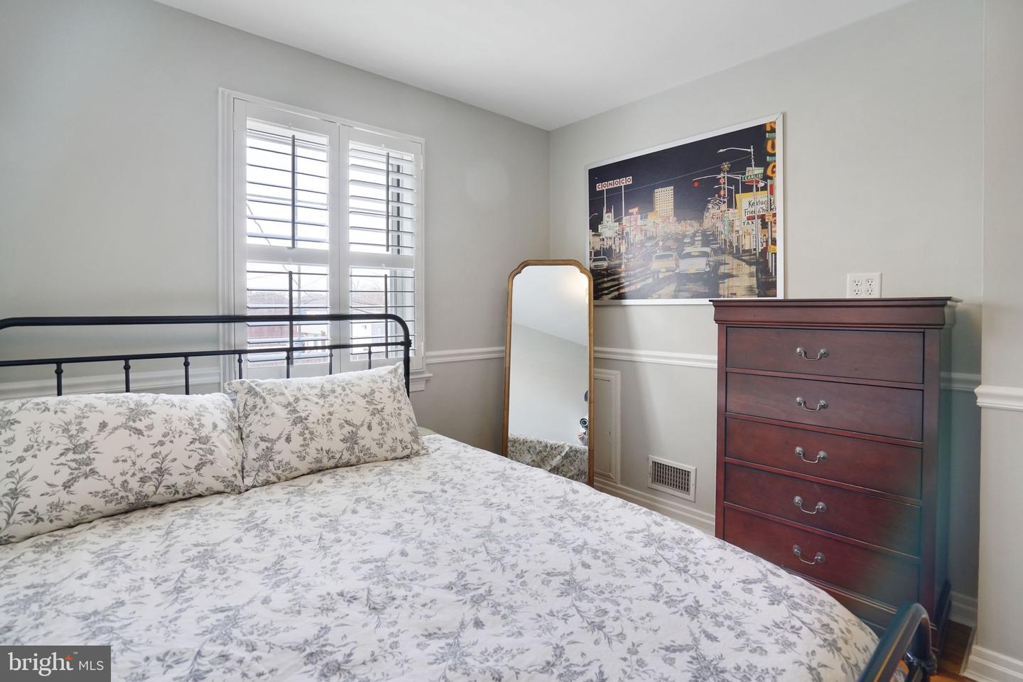 719 S ALFRED ST, ALEXANDRIA, Virginia 22314, 2 Bedrooms Bedrooms, ,2 BathroomsBathrooms,Residential,For sale,719 S ALFRED ST,VAAX2053564 MLS # VAAX2053564
