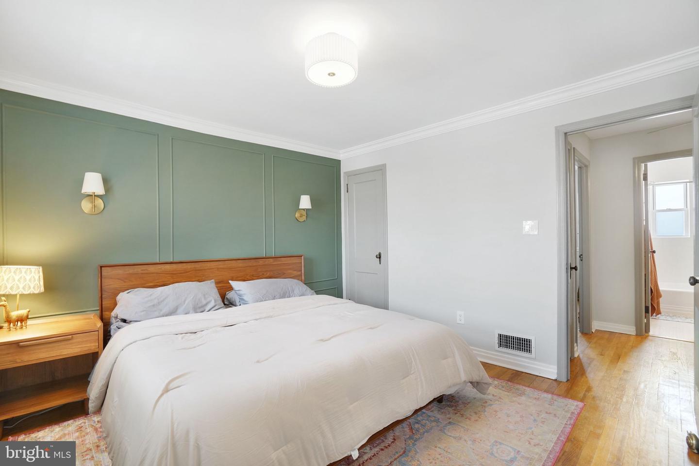 719 S ALFRED ST, ALEXANDRIA, Virginia 22314, 2 Bedrooms Bedrooms, ,2 BathroomsBathrooms,Residential,For sale,719 S ALFRED ST,VAAX2053564 MLS # VAAX2053564