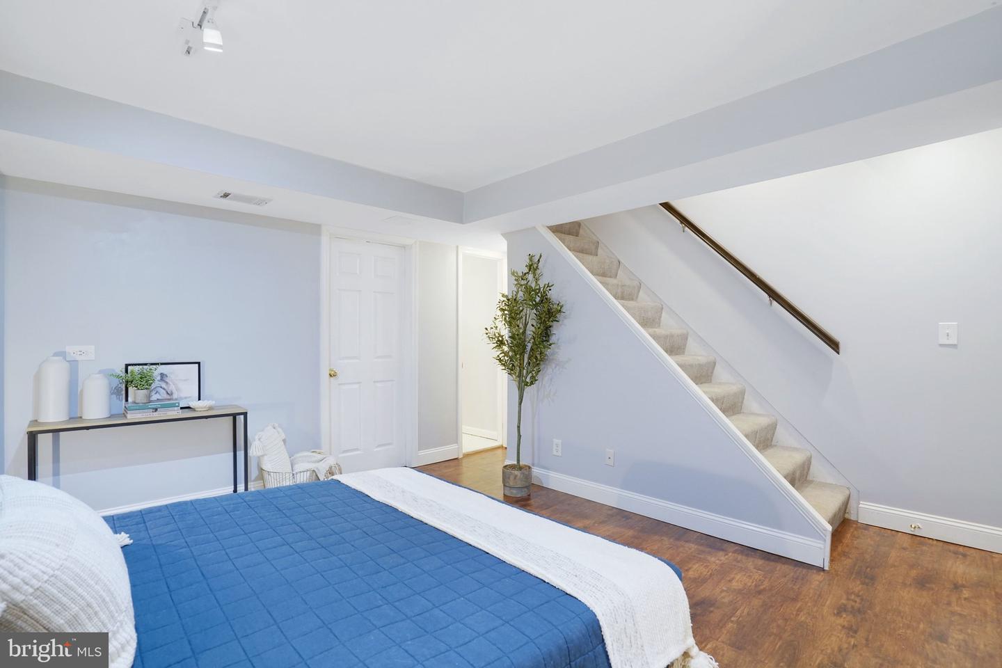 719 S ALFRED ST, ALEXANDRIA, Virginia 22314, 2 Bedrooms Bedrooms, ,2 BathroomsBathrooms,Residential,For sale,719 S ALFRED ST,VAAX2053564 MLS # VAAX2053564