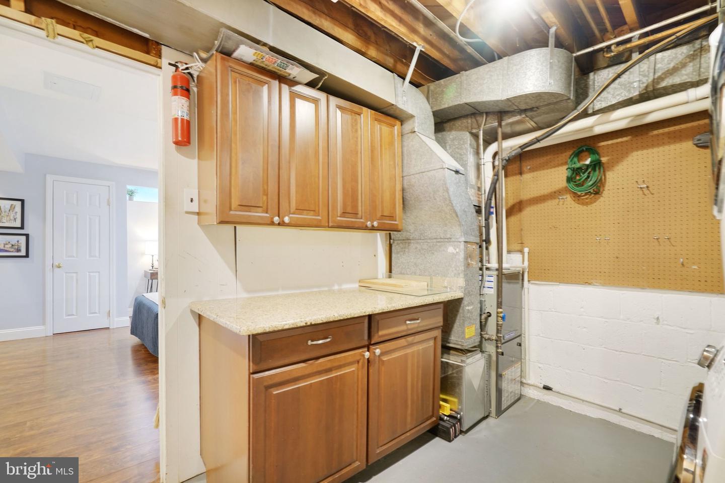 719 S ALFRED ST, ALEXANDRIA, Virginia 22314, 2 Bedrooms Bedrooms, ,2 BathroomsBathrooms,Residential,For sale,719 S ALFRED ST,VAAX2053564 MLS # VAAX2053564