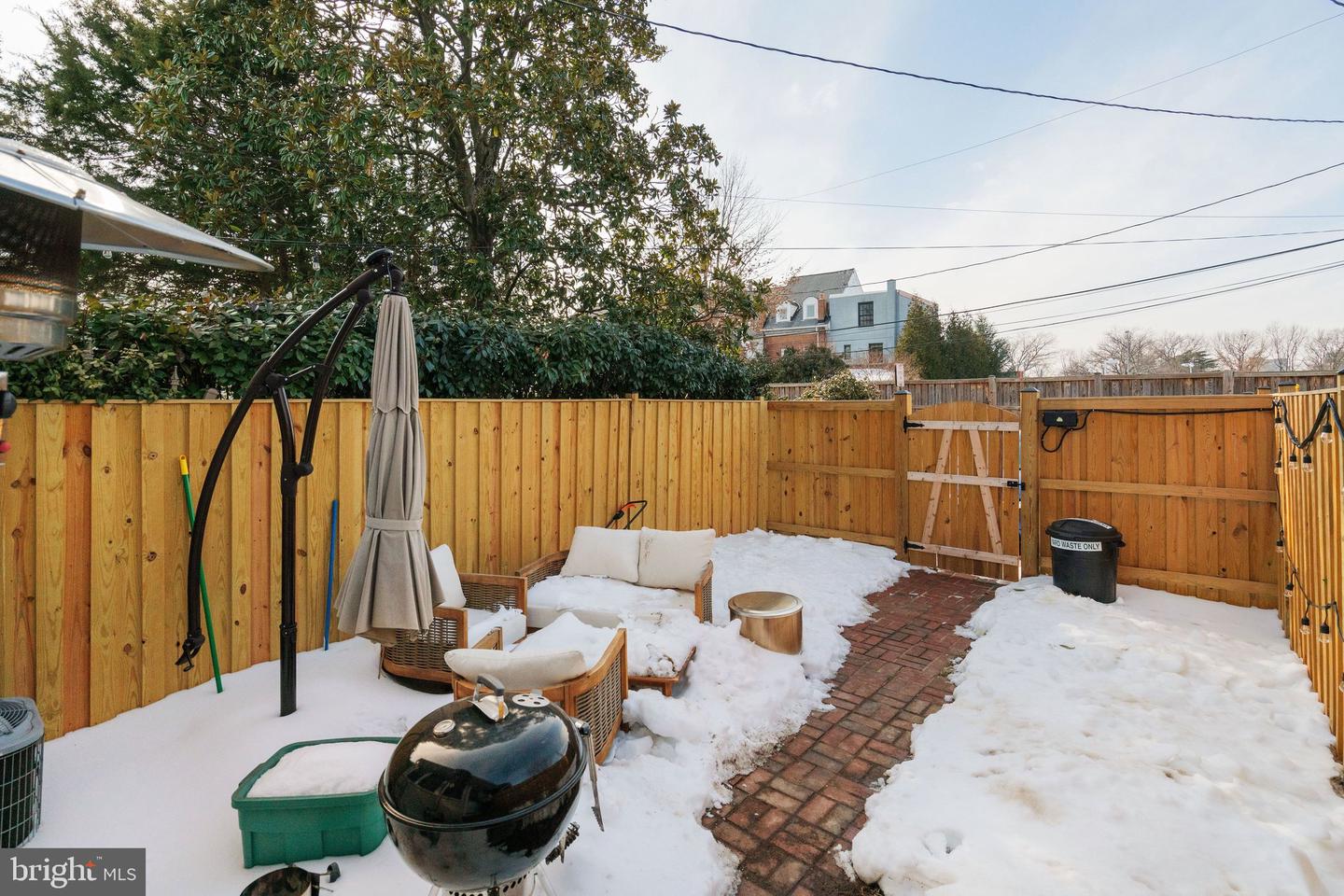 719 S ALFRED ST, ALEXANDRIA, Virginia 22314, 2 Bedrooms Bedrooms, ,2 BathroomsBathrooms,Residential,For sale,719 S ALFRED ST,VAAX2053564 MLS # VAAX2053564