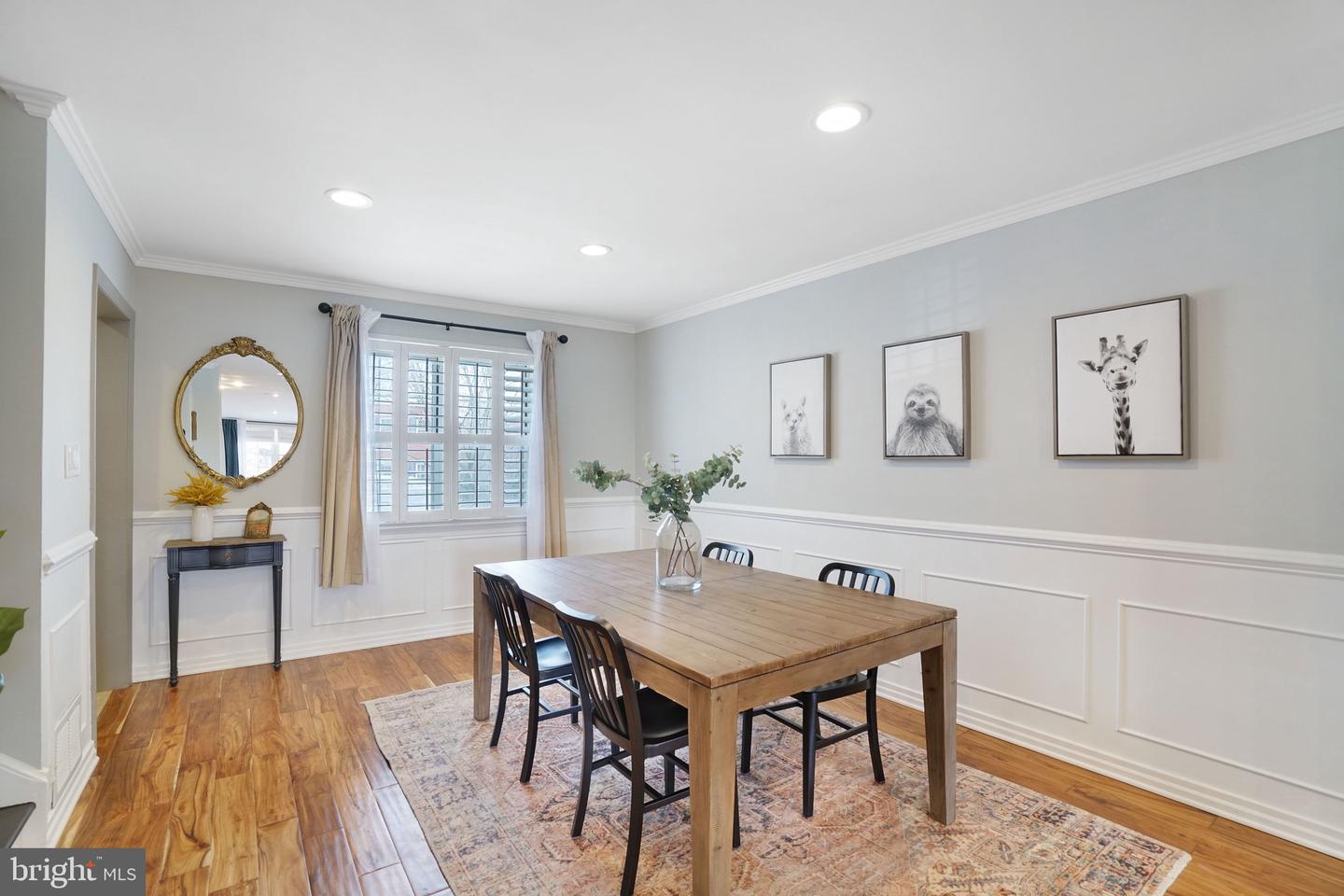 719 S ALFRED ST, ALEXANDRIA, Virginia 22314, 2 Bedrooms Bedrooms, ,2 BathroomsBathrooms,Residential,For sale,719 S ALFRED ST,VAAX2053564 MLS # VAAX2053564