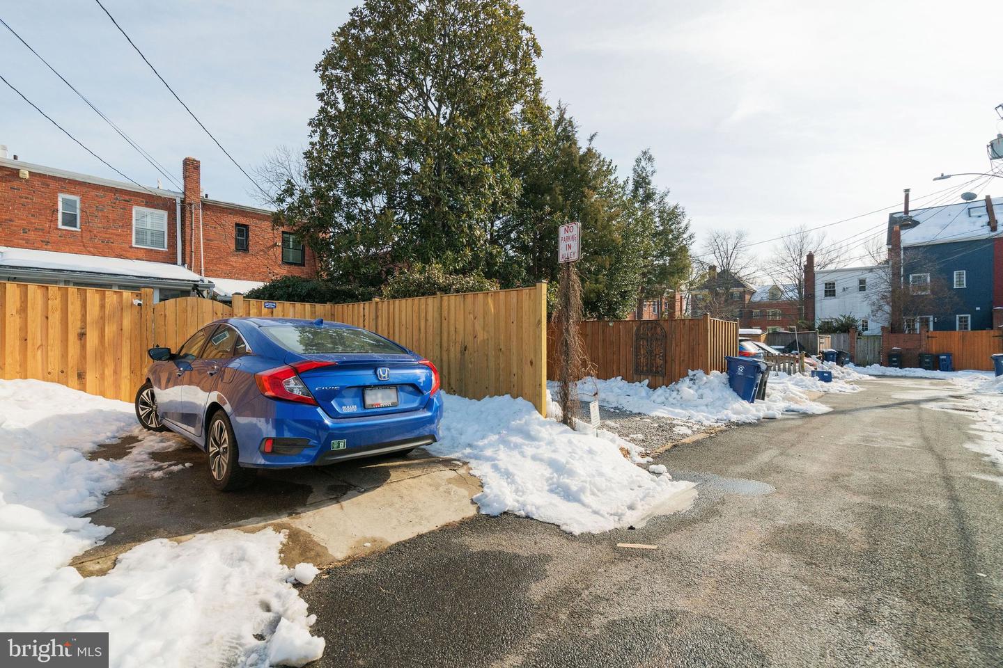 719 S ALFRED ST, ALEXANDRIA, Virginia 22314, 2 Bedrooms Bedrooms, ,2 BathroomsBathrooms,Residential,For sale,719 S ALFRED ST,VAAX2053564 MLS # VAAX2053564