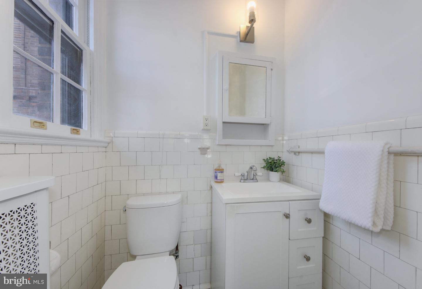3020 TILDEN ST NW #104, WASHINGTON, District Of Columbia 20008, 2 Bedrooms Bedrooms, 8 Rooms Rooms,1 BathroomBathrooms,Residential,For sale,3020 TILDEN ST NW #104,DCDC2243496 MLS # DCDC2243496