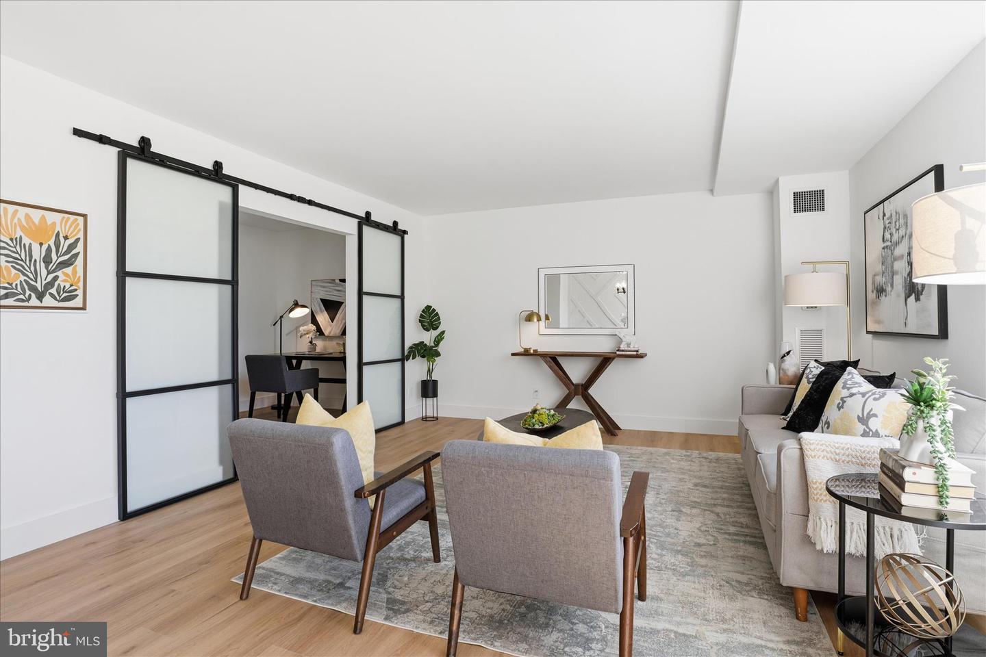 501 SLATERS LN #102, ALEXANDRIA, Virginia 22314, 1 Bedroom Bedrooms, ,1 BathroomBathrooms,Residential,For sale,501 SLATERS LN #102,VAAX2053568 MLS # VAAX2053568