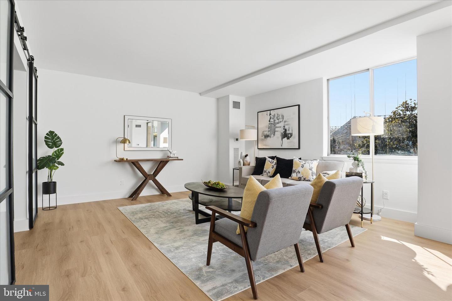 501 SLATERS LN #102, ALEXANDRIA, Virginia 22314, 1 Bedroom Bedrooms, ,1 BathroomBathrooms,Residential,For sale,501 SLATERS LN #102,VAAX2053568 MLS # VAAX2053568