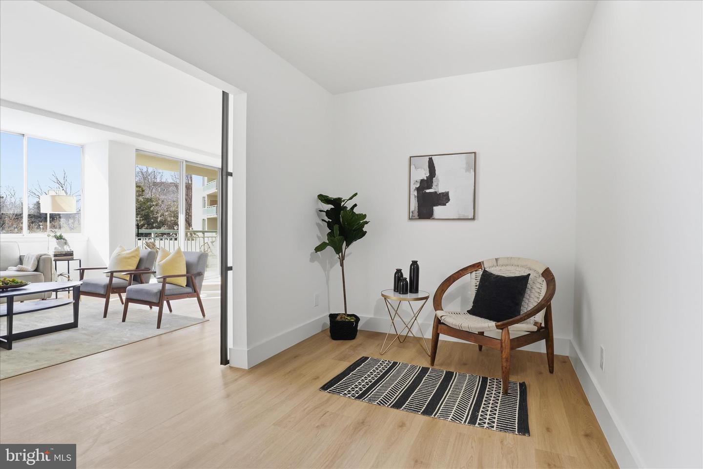 501 SLATERS LN #102, ALEXANDRIA, Virginia 22314, 1 Bedroom Bedrooms, ,1 BathroomBathrooms,Residential,For sale,501 SLATERS LN #102,VAAX2053568 MLS # VAAX2053568