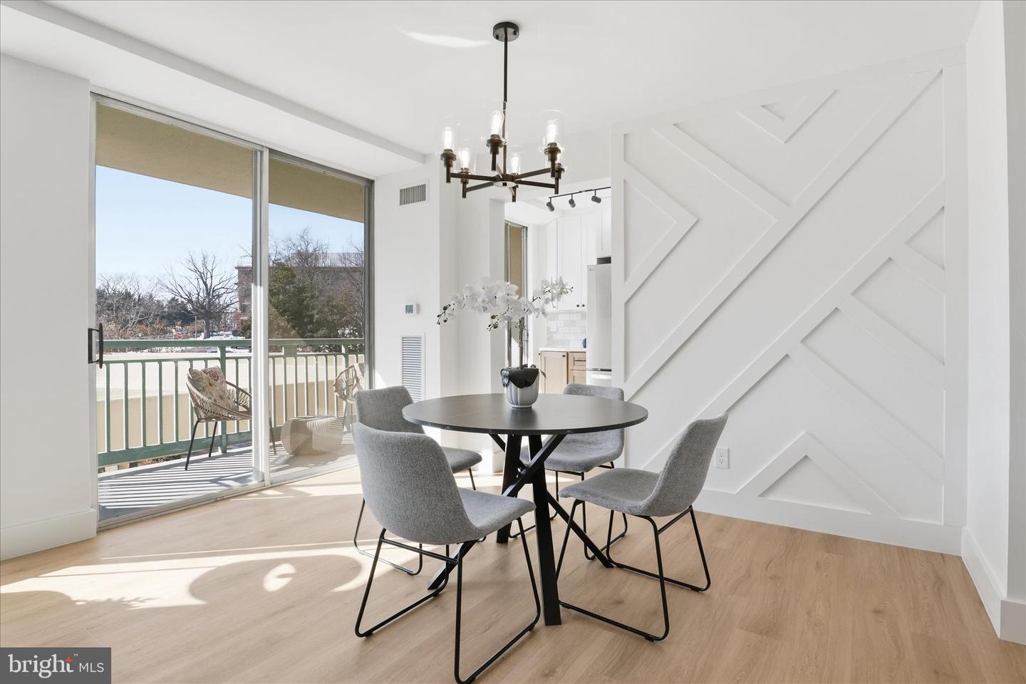 501 SLATERS LN #102, ALEXANDRIA, Virginia 22314, 1 Bedroom Bedrooms, ,1 BathroomBathrooms,Residential,For sale,501 SLATERS LN #102,VAAX2053568 MLS # VAAX2053568