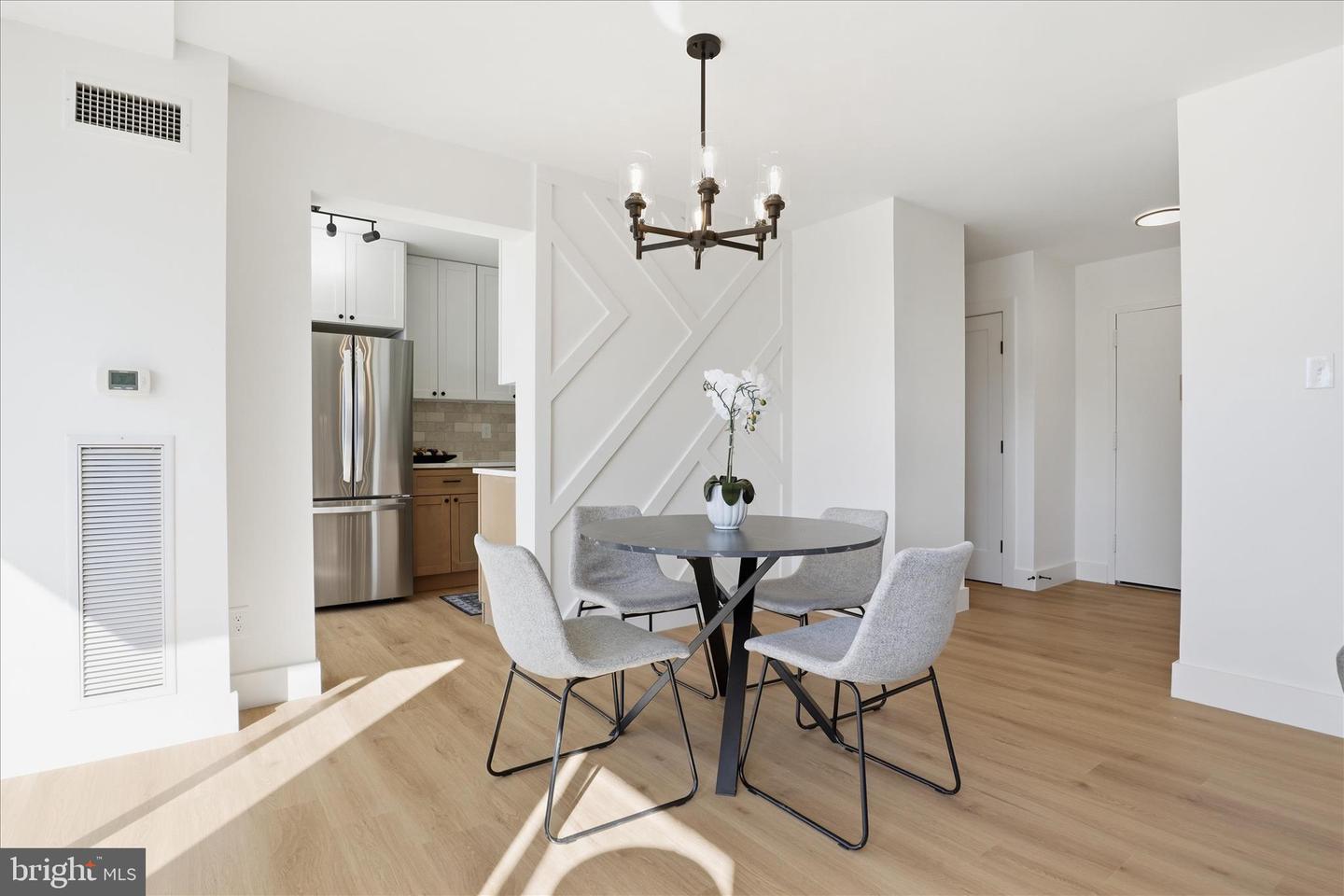 501 SLATERS LN #102, ALEXANDRIA, Virginia 22314, 1 Bedroom Bedrooms, ,1 BathroomBathrooms,Residential,For sale,501 SLATERS LN #102,VAAX2053568 MLS # VAAX2053568