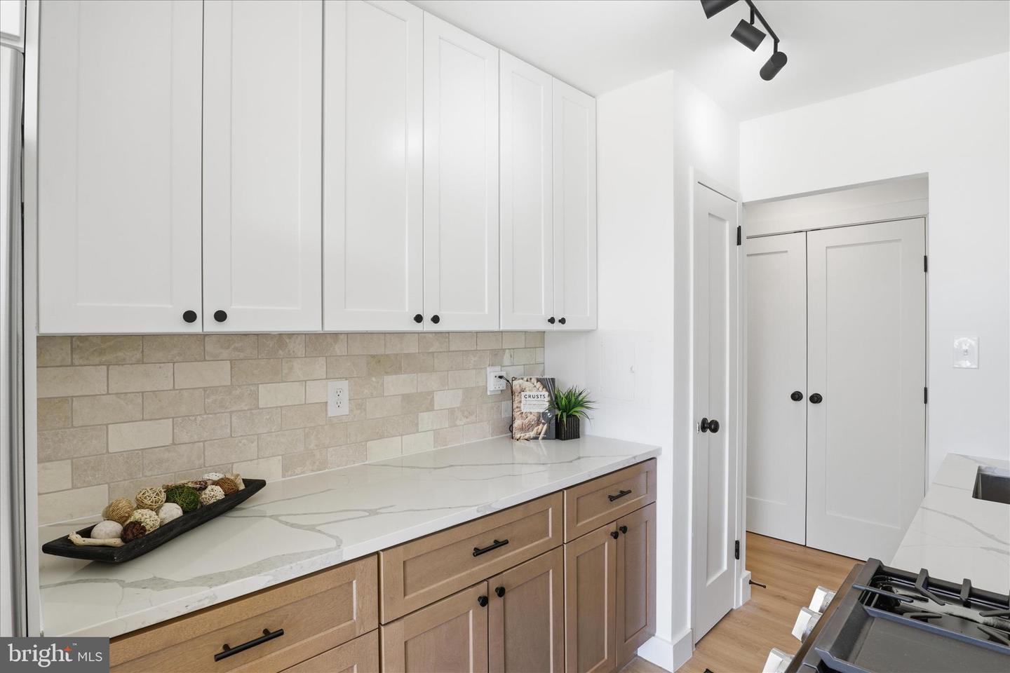 501 SLATERS LN #102, ALEXANDRIA, Virginia 22314, 1 Bedroom Bedrooms, ,1 BathroomBathrooms,Residential,For sale,501 SLATERS LN #102,VAAX2053568 MLS # VAAX2053568