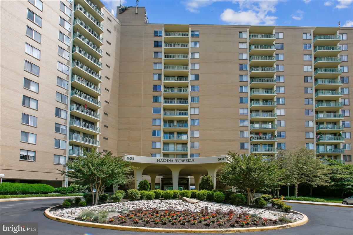 501 SLATERS LN #102, ALEXANDRIA, Virginia 22314, 1 Bedroom Bedrooms, ,1 BathroomBathrooms,Residential,For sale,501 SLATERS LN #102,VAAX2053568 MLS # VAAX2053568