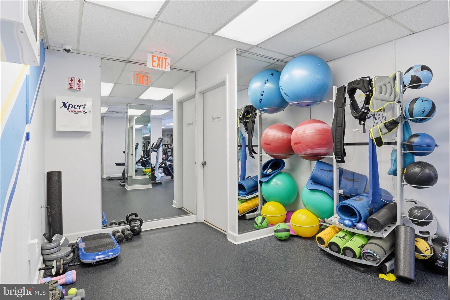 501 SLATERS LN #102, ALEXANDRIA, Virginia 22314, 1 Bedroom Bedrooms, ,1 BathroomBathrooms,Residential,For sale,501 SLATERS LN #102,VAAX2053568 MLS # VAAX2053568