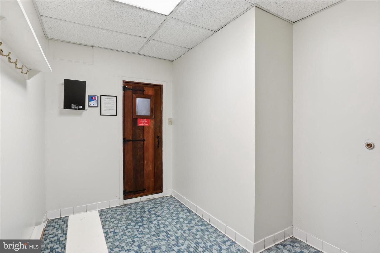 501 SLATERS LN #102, ALEXANDRIA, Virginia 22314, 1 Bedroom Bedrooms, ,1 BathroomBathrooms,Residential,For sale,501 SLATERS LN #102,VAAX2053568 MLS # VAAX2053568