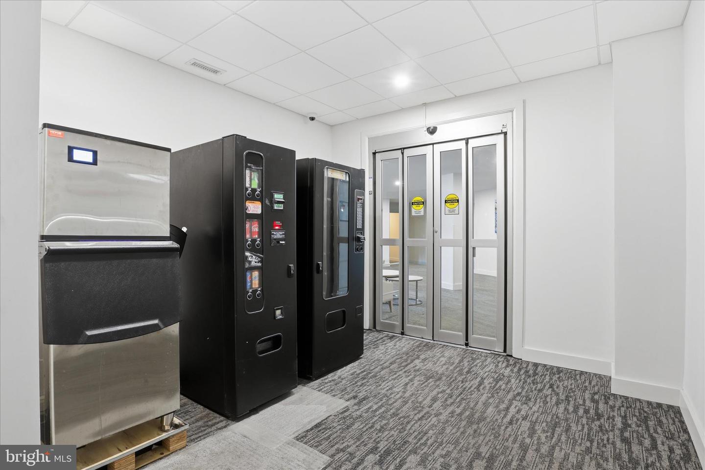 501 SLATERS LN #102, ALEXANDRIA, Virginia 22314, 1 Bedroom Bedrooms, ,1 BathroomBathrooms,Residential,For sale,501 SLATERS LN #102,VAAX2053568 MLS # VAAX2053568