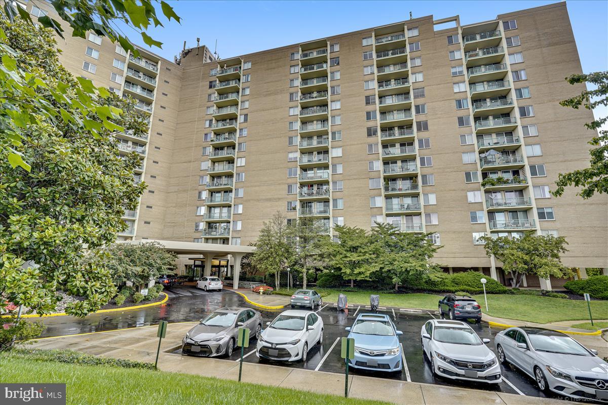 501 SLATERS LN #102, ALEXANDRIA, Virginia 22314, 1 Bedroom Bedrooms, ,1 BathroomBathrooms,Residential,For sale,501 SLATERS LN #102,VAAX2053568 MLS # VAAX2053568