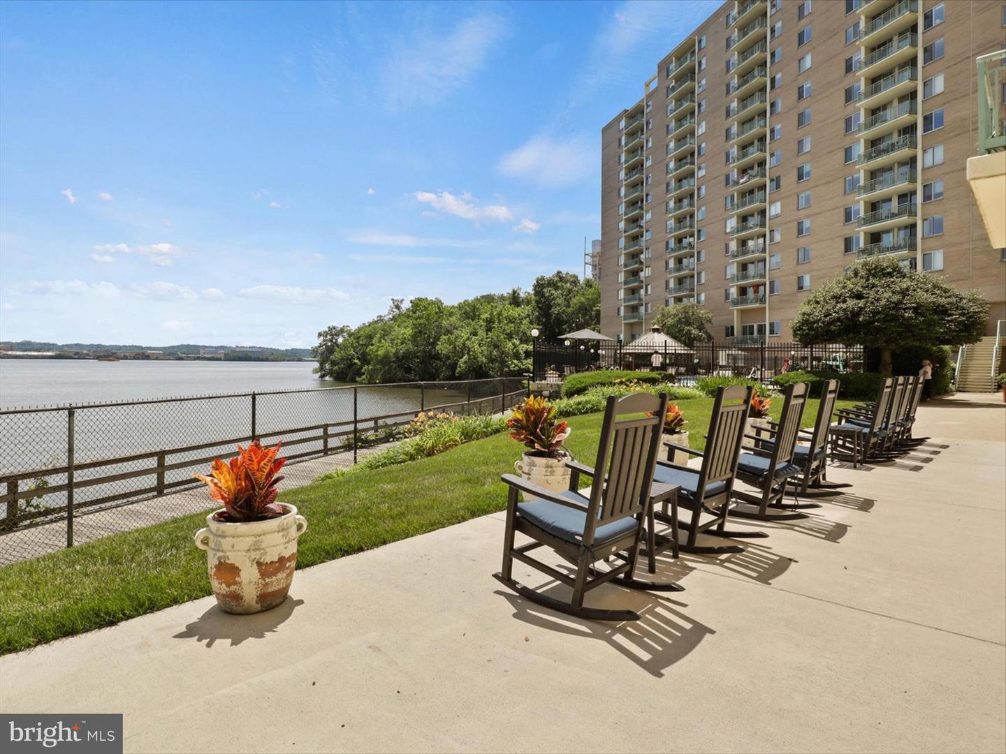 501 SLATERS LN #102, ALEXANDRIA, Virginia 22314, 1 Bedroom Bedrooms, ,1 BathroomBathrooms,Residential,For sale,501 SLATERS LN #102,VAAX2053568 MLS # VAAX2053568