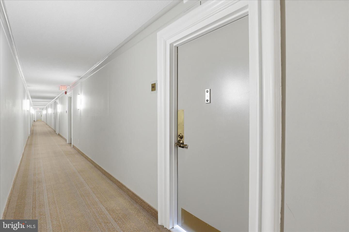 501 SLATERS LN #102, ALEXANDRIA, Virginia 22314, 1 Bedroom Bedrooms, ,1 BathroomBathrooms,Residential,For sale,501 SLATERS LN #102,VAAX2053568 MLS # VAAX2053568