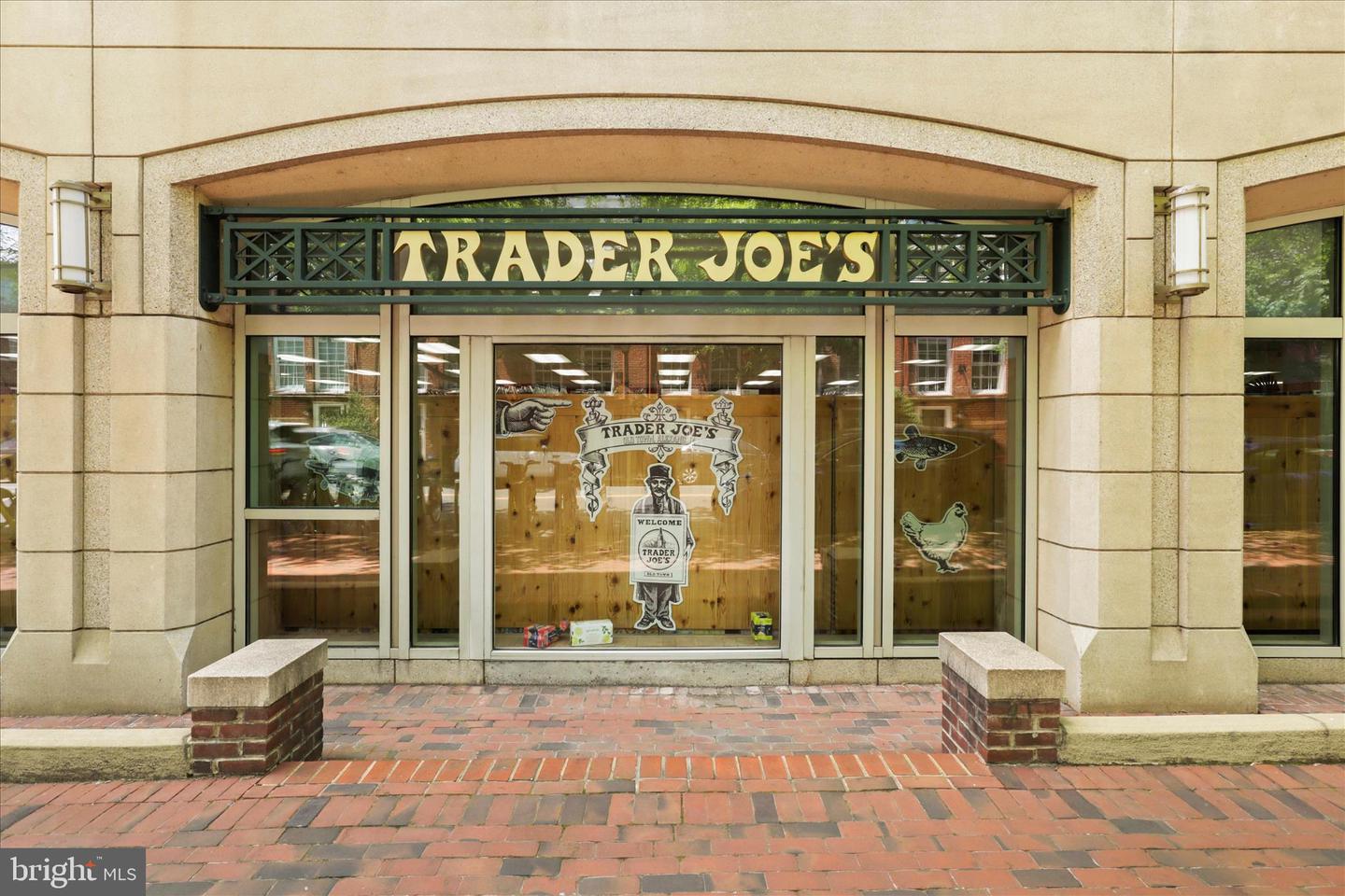 501 SLATERS LN #102, ALEXANDRIA, Virginia 22314, 1 Bedroom Bedrooms, ,1 BathroomBathrooms,Residential,For sale,501 SLATERS LN #102,VAAX2053568 MLS # VAAX2053568