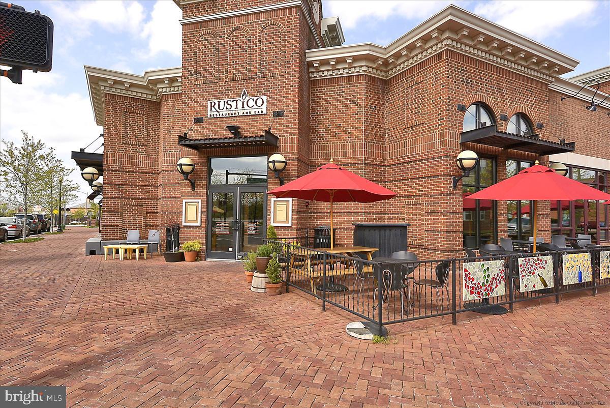 501 SLATERS LN #102, ALEXANDRIA, Virginia 22314, 1 Bedroom Bedrooms, ,1 BathroomBathrooms,Residential,For sale,501 SLATERS LN #102,VAAX2053568 MLS # VAAX2053568