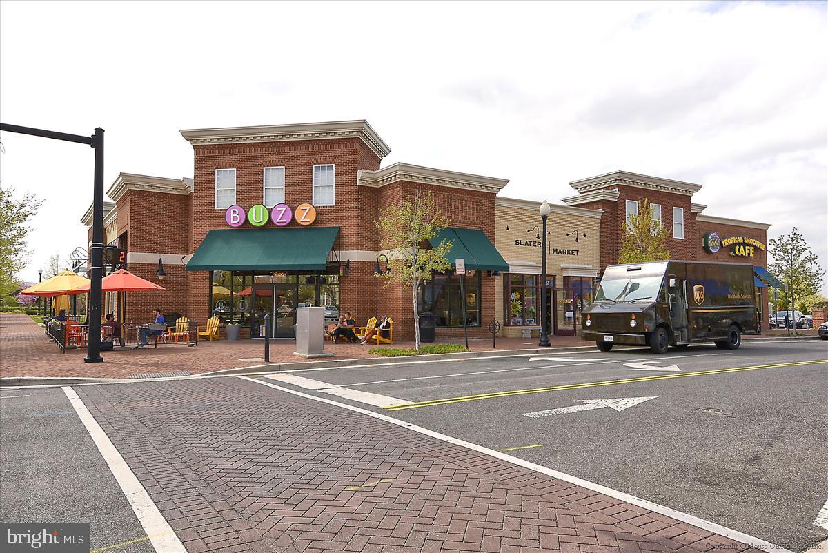 501 SLATERS LN #102, ALEXANDRIA, Virginia 22314, 1 Bedroom Bedrooms, ,1 BathroomBathrooms,Residential,For sale,501 SLATERS LN #102,VAAX2053568 MLS # VAAX2053568