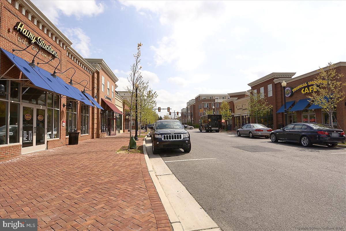 501 SLATERS LN #102, ALEXANDRIA, Virginia 22314, 1 Bedroom Bedrooms, ,1 BathroomBathrooms,Residential,For sale,501 SLATERS LN #102,VAAX2053568 MLS # VAAX2053568