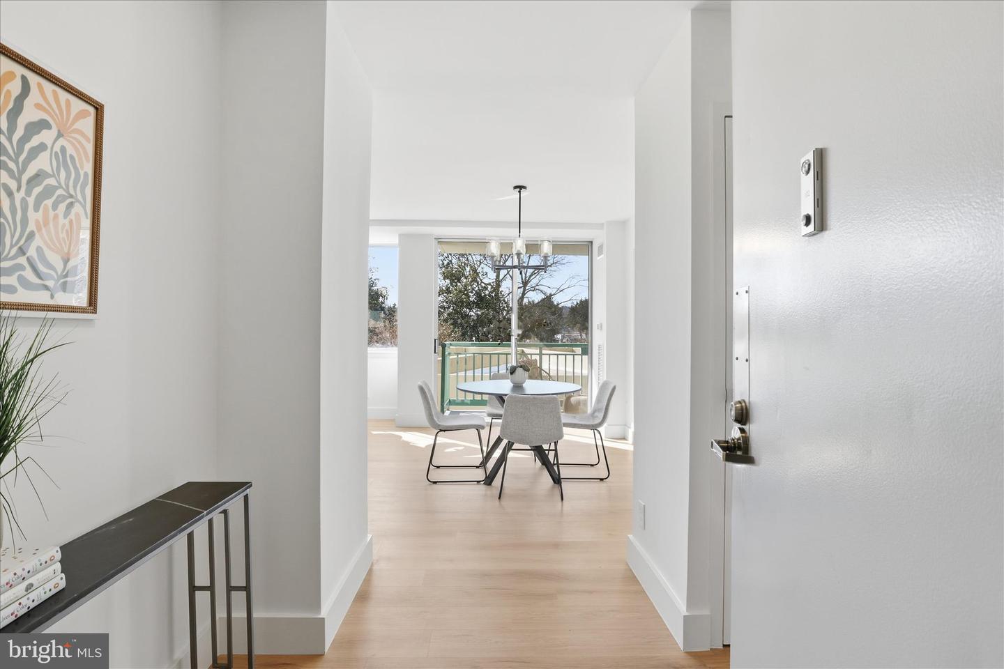 501 SLATERS LN #102, ALEXANDRIA, Virginia 22314, 1 Bedroom Bedrooms, ,1 BathroomBathrooms,Residential,For sale,501 SLATERS LN #102,VAAX2053568 MLS # VAAX2053568