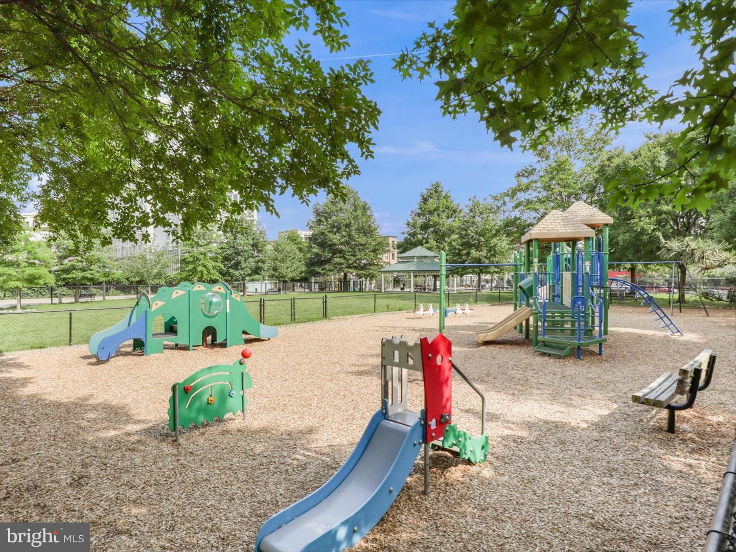 501 SLATERS LN #102, ALEXANDRIA, Virginia 22314, 1 Bedroom Bedrooms, ,1 BathroomBathrooms,Residential,For sale,501 SLATERS LN #102,VAAX2053568 MLS # VAAX2053568