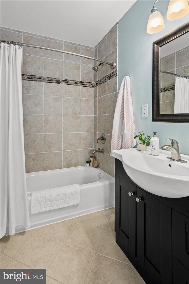 14 O ST NW #14-B, WASHINGTON, District Of Columbia 20001, 2 Bedrooms Bedrooms, ,2 BathroomsBathrooms,Residential,For sale,14 O ST NW #14-B,DCDC2243382 MLS # DCDC2243382