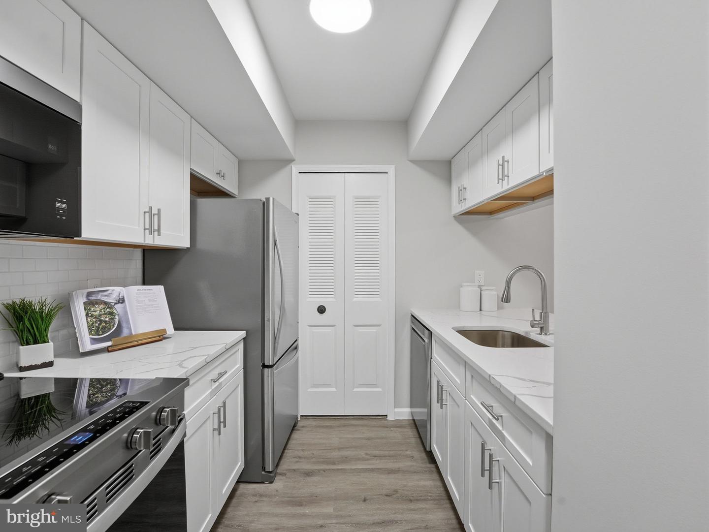 1029 N STUART ST #302, ARLINGTON, Virginia 22201, 1 Bedroom Bedrooms, ,1 BathroomBathrooms,Residential,For sale,1029 N STUART ST #302,VAAR2068198 MLS # VAAR2068198