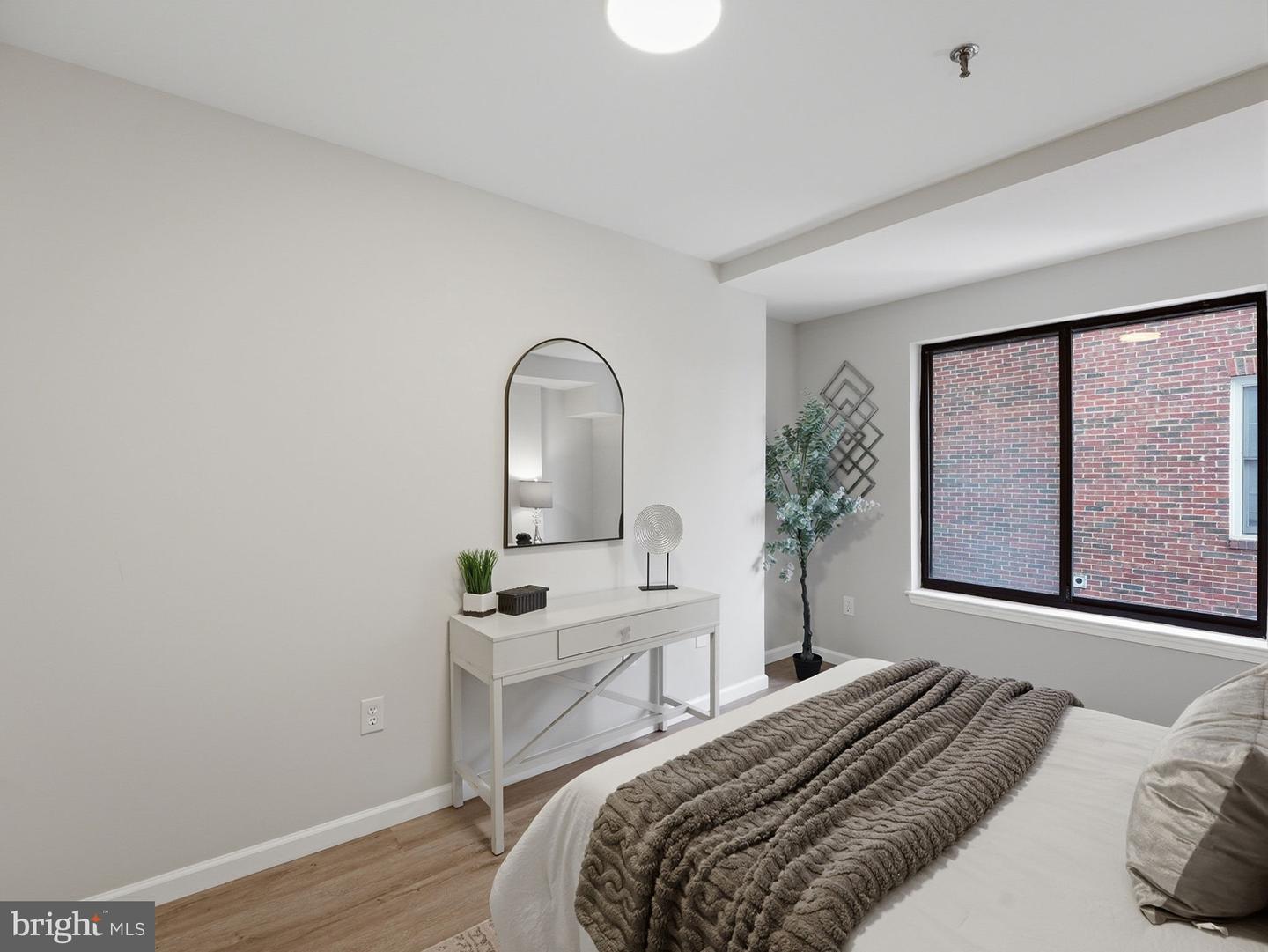 1029 N STUART ST #302, ARLINGTON, Virginia 22201, 1 Bedroom Bedrooms, ,1 BathroomBathrooms,Residential,For sale,1029 N STUART ST #302,VAAR2068198 MLS # VAAR2068198