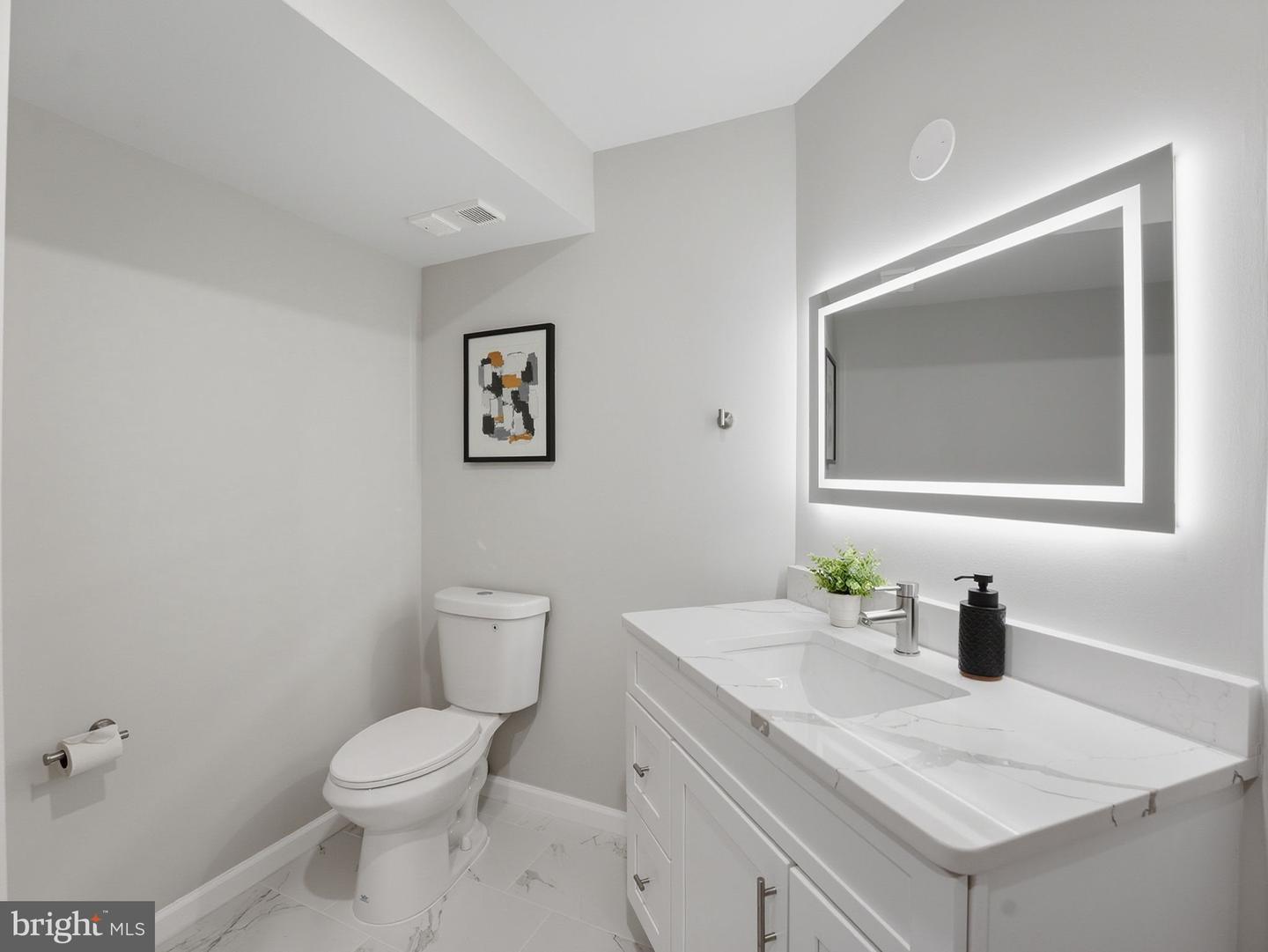 1029 N STUART ST #302, ARLINGTON, Virginia 22201, 1 Bedroom Bedrooms, ,1 BathroomBathrooms,Residential,For sale,1029 N STUART ST #302,VAAR2068198 MLS # VAAR2068198