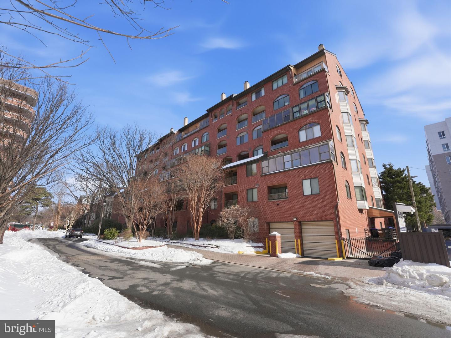 1029 N STUART ST #302, ARLINGTON, Virginia 22201, 1 Bedroom Bedrooms, ,1 BathroomBathrooms,Residential,For sale,1029 N STUART ST #302,VAAR2068198 MLS # VAAR2068198