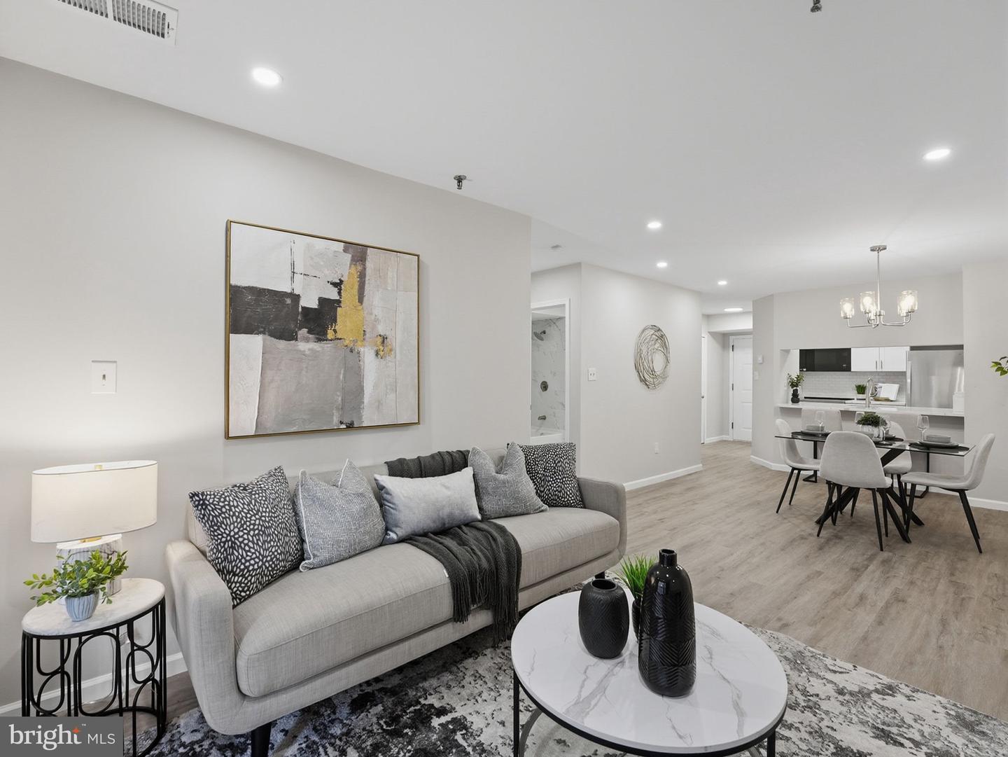 1029 N STUART ST #302, ARLINGTON, Virginia 22201, 1 Bedroom Bedrooms, ,1 BathroomBathrooms,Residential,For sale,1029 N STUART ST #302,VAAR2068198 MLS # VAAR2068198