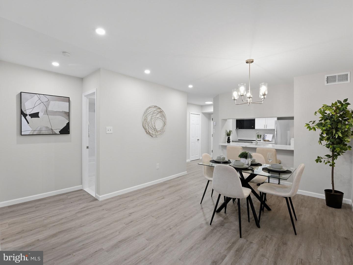 1029 N STUART ST #302, ARLINGTON, Virginia 22201, 1 Bedroom Bedrooms, ,1 BathroomBathrooms,Residential,For sale,1029 N STUART ST #302,VAAR2068198 MLS # VAAR2068198