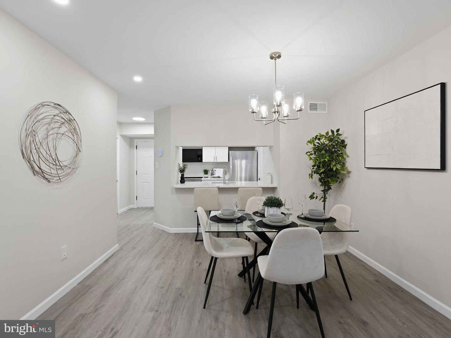 1029 N STUART ST #302, ARLINGTON, Virginia 22201, 1 Bedroom Bedrooms, ,1 BathroomBathrooms,Residential,For sale,1029 N STUART ST #302,VAAR2068198 MLS # VAAR2068198