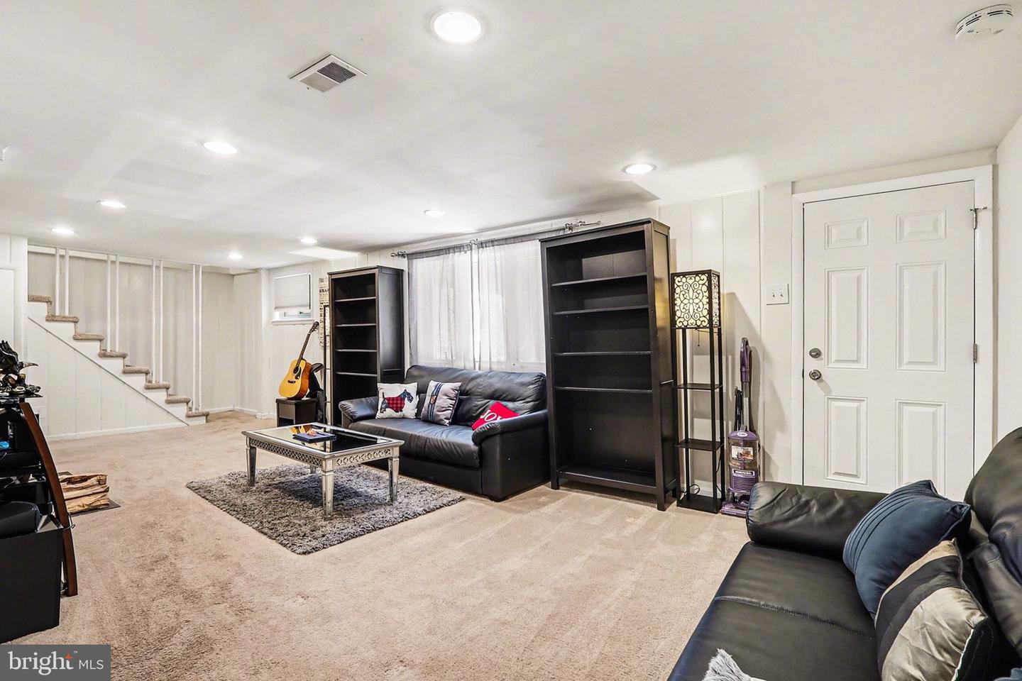 7112 DALHOUSE ST, SPRINGFIELD, Virginia 22151, 4 Bedrooms Bedrooms, ,3 BathroomsBathrooms,Residential,For sale,7112 DALHOUSE ST,VAFX2287716 MLS # VAFX2287716