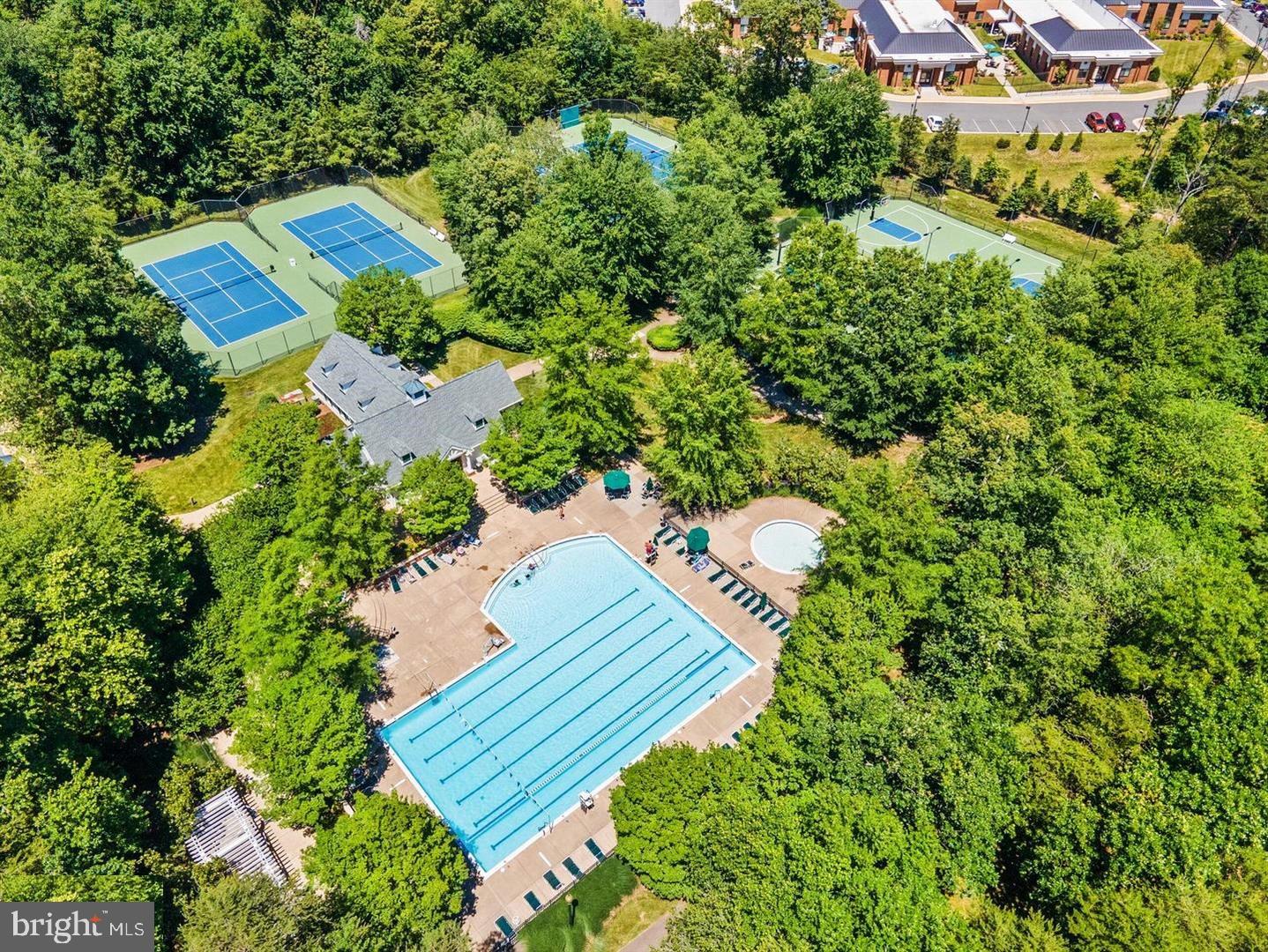 8268 ROXBOROUGH LOOP, GAINESVILLE, Virginia 20155, 3 Bedrooms Bedrooms, ,3 BathroomsBathrooms,Residential,For sale,8268 ROXBOROUGH LOOP,VAPW2111366 MLS # VAPW2111366