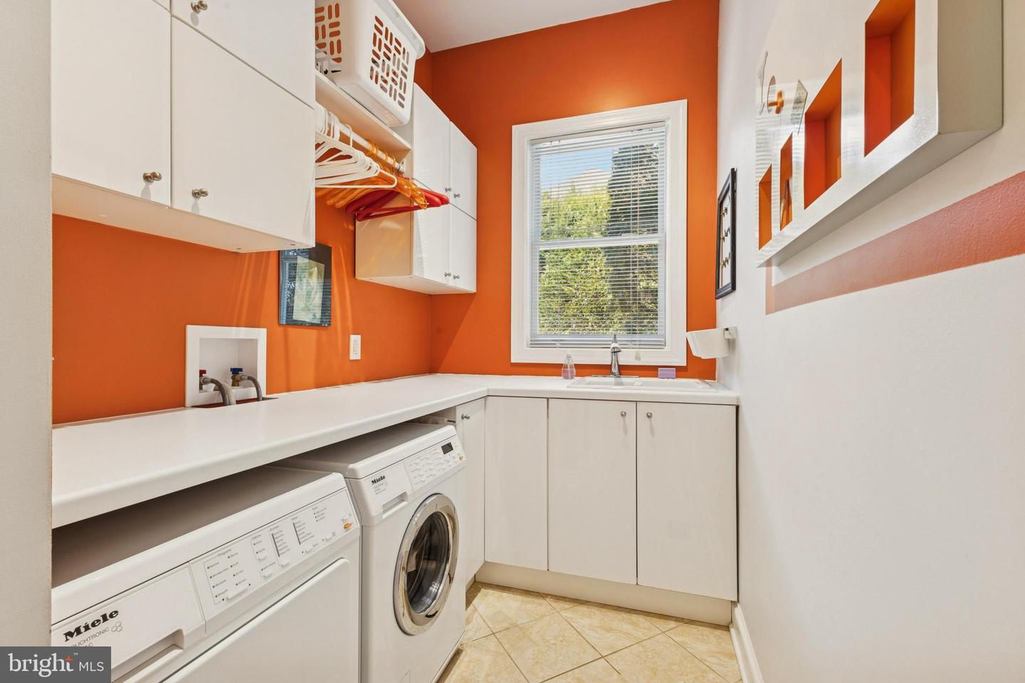 8268 ROXBOROUGH LOOP, GAINESVILLE, Virginia 20155, 3 Bedrooms Bedrooms, ,3 BathroomsBathrooms,Residential,For sale,8268 ROXBOROUGH LOOP,VAPW2111366 MLS # VAPW2111366