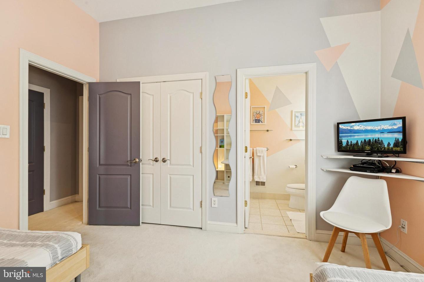 8268 ROXBOROUGH LOOP, GAINESVILLE, Virginia 20155, 3 Bedrooms Bedrooms, ,3 BathroomsBathrooms,Residential,For sale,8268 ROXBOROUGH LOOP,VAPW2111366 MLS # VAPW2111366