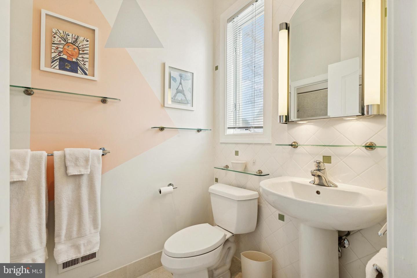 8268 ROXBOROUGH LOOP, GAINESVILLE, Virginia 20155, 3 Bedrooms Bedrooms, ,3 BathroomsBathrooms,Residential,For sale,8268 ROXBOROUGH LOOP,VAPW2111366 MLS # VAPW2111366