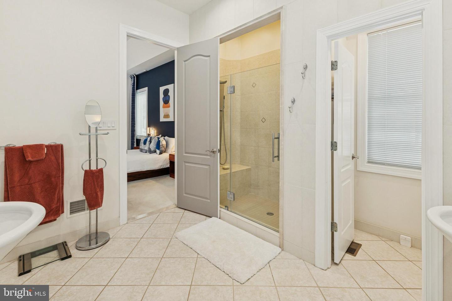 8268 ROXBOROUGH LOOP, GAINESVILLE, Virginia 20155, 3 Bedrooms Bedrooms, ,3 BathroomsBathrooms,Residential,For sale,8268 ROXBOROUGH LOOP,VAPW2111366 MLS # VAPW2111366