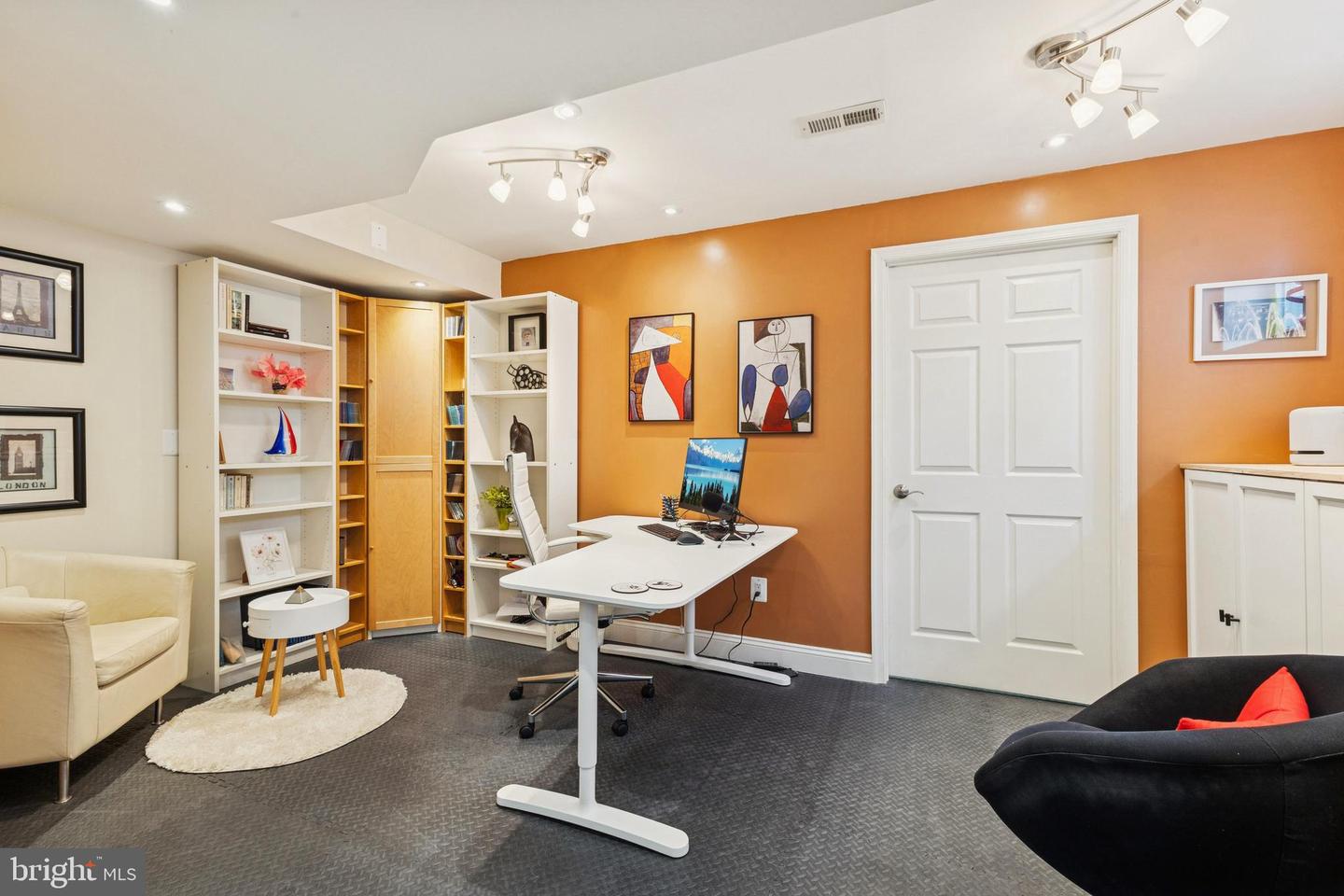 8268 ROXBOROUGH LOOP, GAINESVILLE, Virginia 20155, 3 Bedrooms Bedrooms, ,3 BathroomsBathrooms,Residential,For sale,8268 ROXBOROUGH LOOP,VAPW2111366 MLS # VAPW2111366