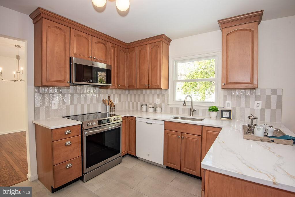 9102 RED LION TAVERN CT, SPRINGFIELD, Virginia 22153, 4 Bedrooms Bedrooms, ,2 BathroomsBathrooms,Residential,For sale,9102 RED LION TAVERN CT,VAFX2287774 MLS # VAFX2287774