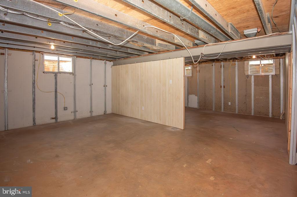 9102 RED LION TAVERN CT, SPRINGFIELD, Virginia 22153, 4 Bedrooms Bedrooms, ,2 BathroomsBathrooms,Residential,For sale,9102 RED LION TAVERN CT,VAFX2287774 MLS # VAFX2287774