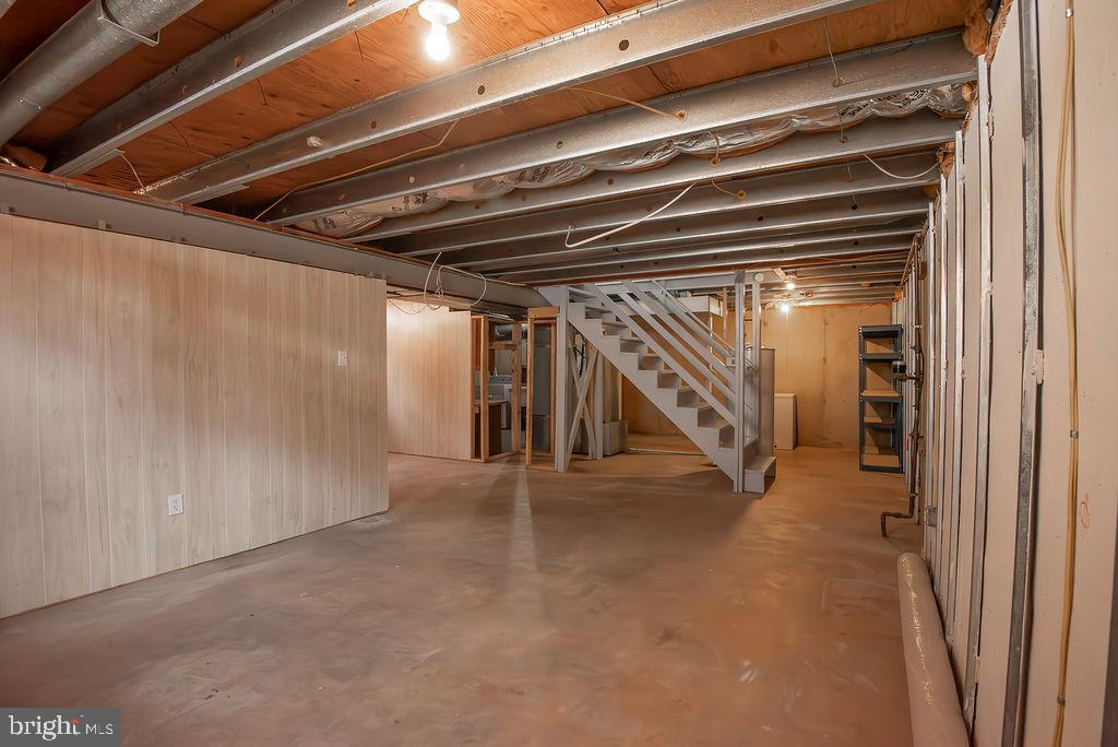 9102 RED LION TAVERN CT, SPRINGFIELD, Virginia 22153, 4 Bedrooms Bedrooms, ,2 BathroomsBathrooms,Residential,For sale,9102 RED LION TAVERN CT,VAFX2287774 MLS # VAFX2287774