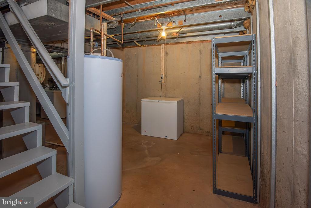 9102 RED LION TAVERN CT, SPRINGFIELD, Virginia 22153, 4 Bedrooms Bedrooms, ,2 BathroomsBathrooms,Residential,For sale,9102 RED LION TAVERN CT,VAFX2287774 MLS # VAFX2287774