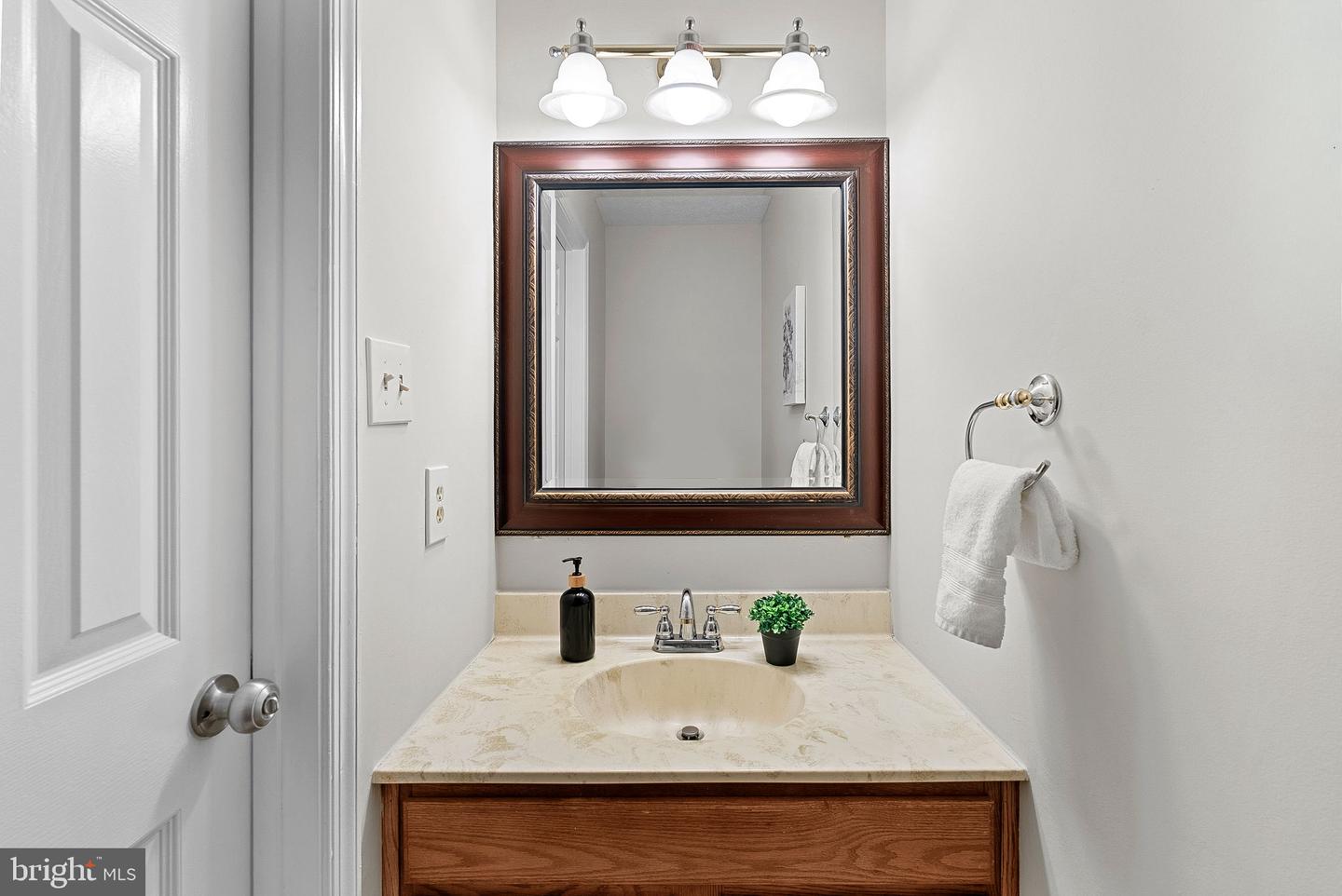 45 CARROLLTON RD, STERLING, Virginia 20165, 4 Bedrooms Bedrooms, ,3 BathroomsBathrooms,Residential,For sale,45 CARROLLTON RD,VALO2114812 MLS # VALO2114812