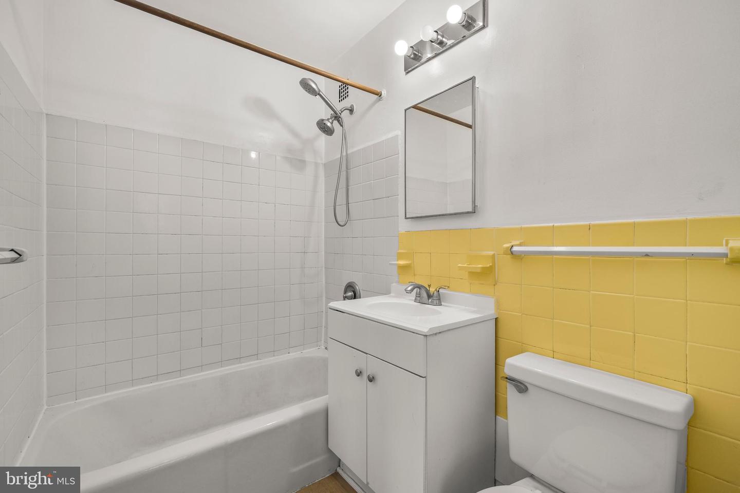 1121 ARLINGTON BLVD #405, ARLINGTON, Virginia 22209, 1 Bedroom Bedrooms, ,1 BathroomBathrooms,Residential,For sale,1121 ARLINGTON BLVD #405,VAAR2068220 MLS # VAAR2068220