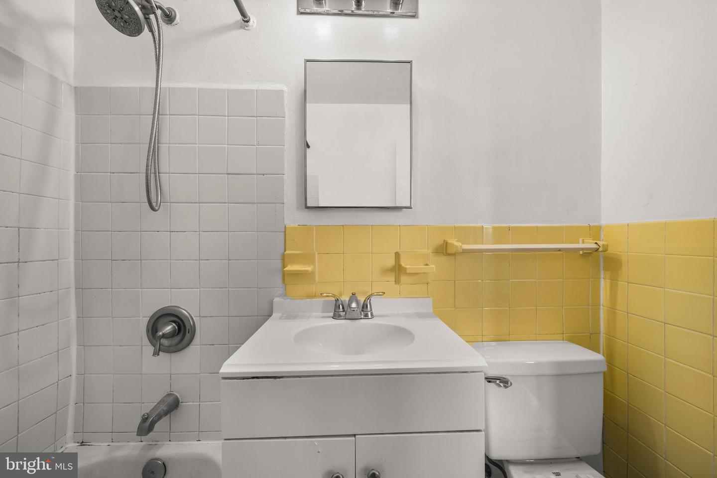 1121 ARLINGTON BLVD #405, ARLINGTON, Virginia 22209, 1 Bedroom Bedrooms, ,1 BathroomBathrooms,Residential,For sale,1121 ARLINGTON BLVD #405,VAAR2068220 MLS # VAAR2068220