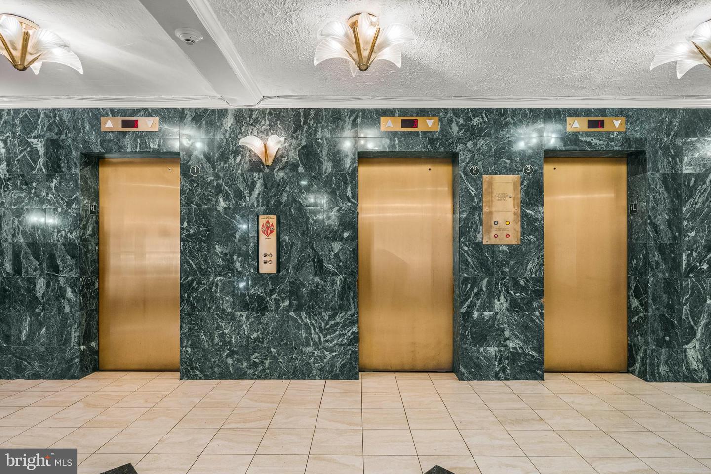 1121 ARLINGTON BLVD #405, ARLINGTON, Virginia 22209, 1 Bedroom Bedrooms, ,1 BathroomBathrooms,Residential,For sale,1121 ARLINGTON BLVD #405,VAAR2068220 MLS # VAAR2068220